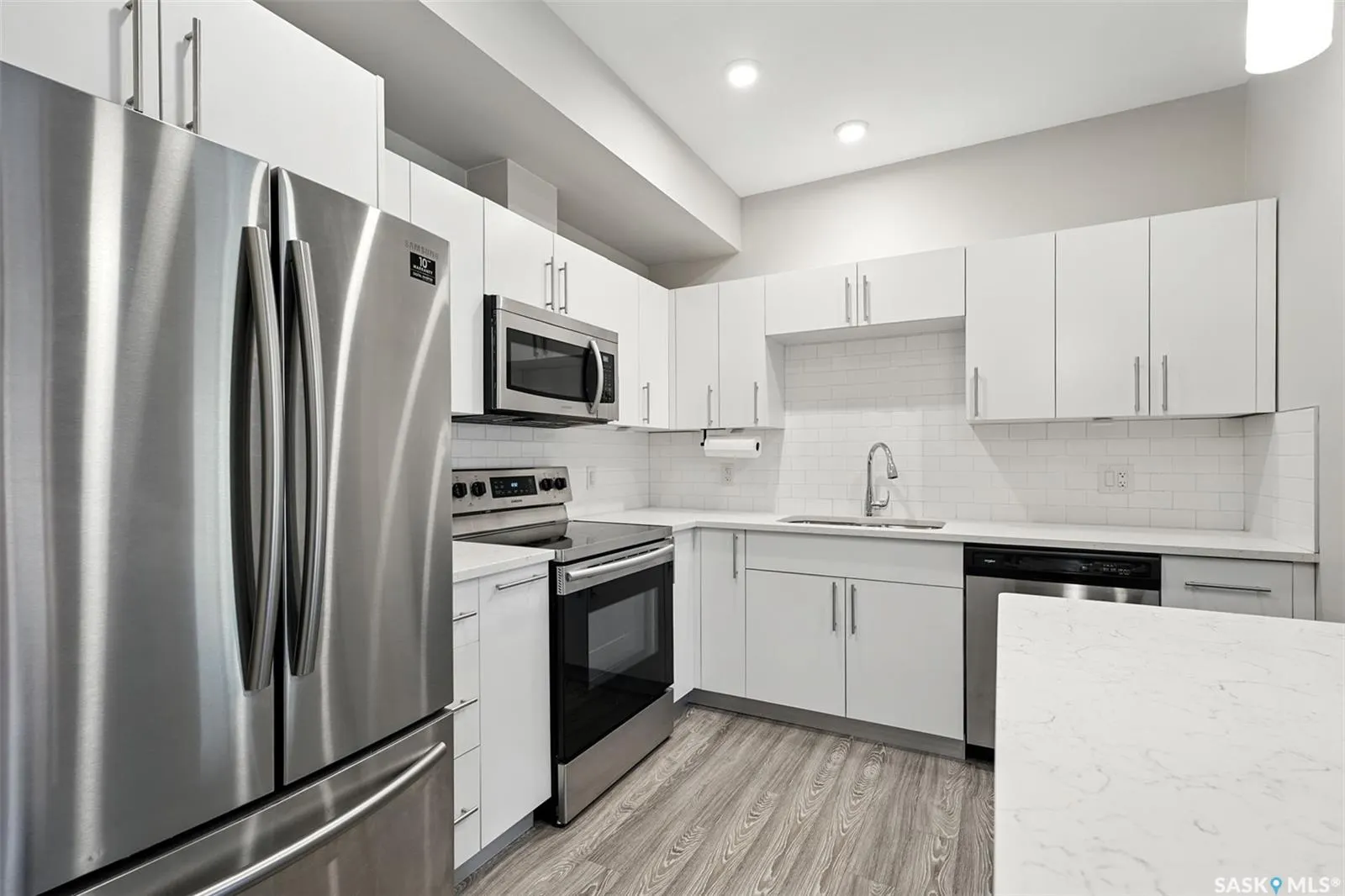 142 Pawlychenko LANE, #231