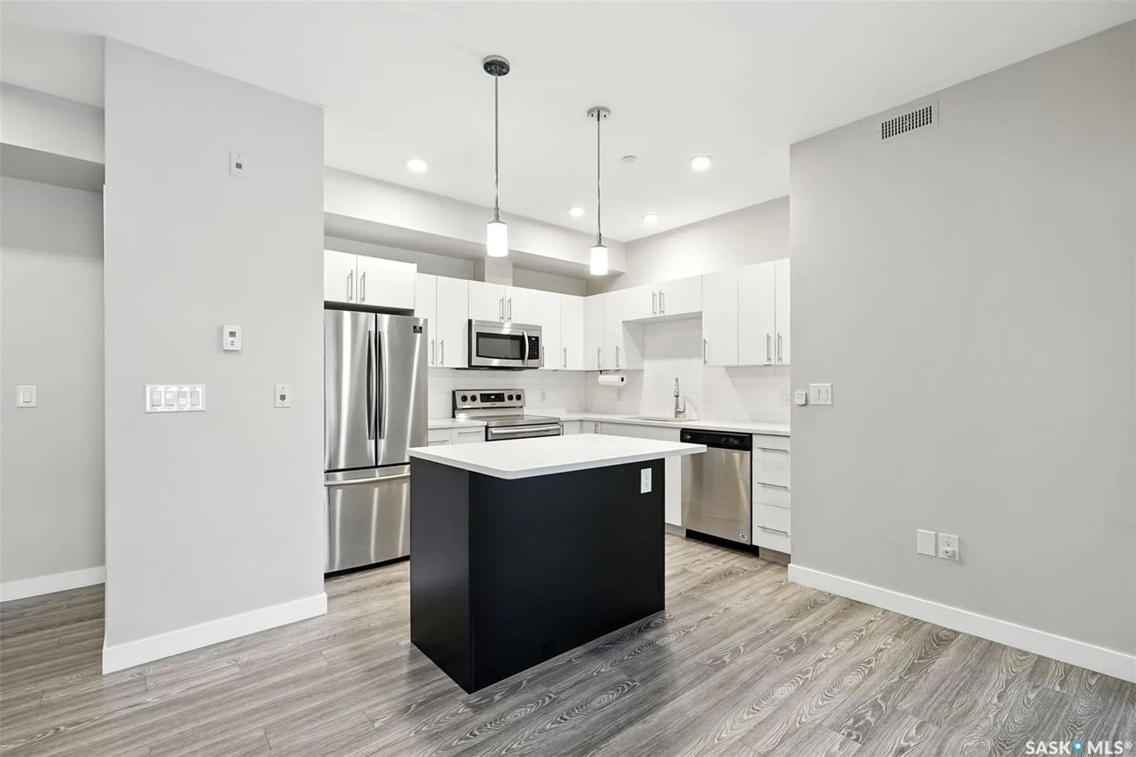 142 Pawlychenko LANE, #231