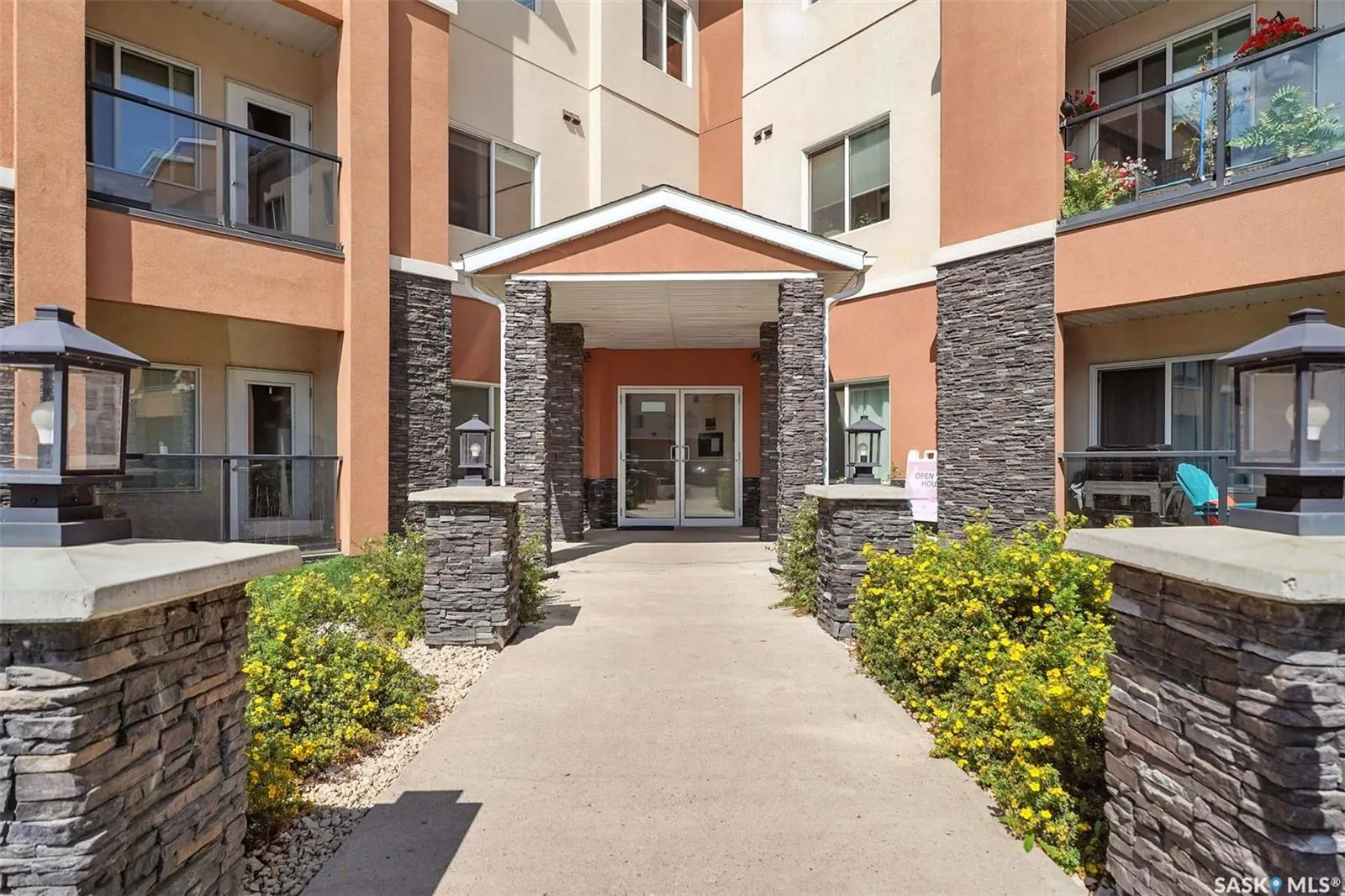 142 Pawlychenko LANE, #231