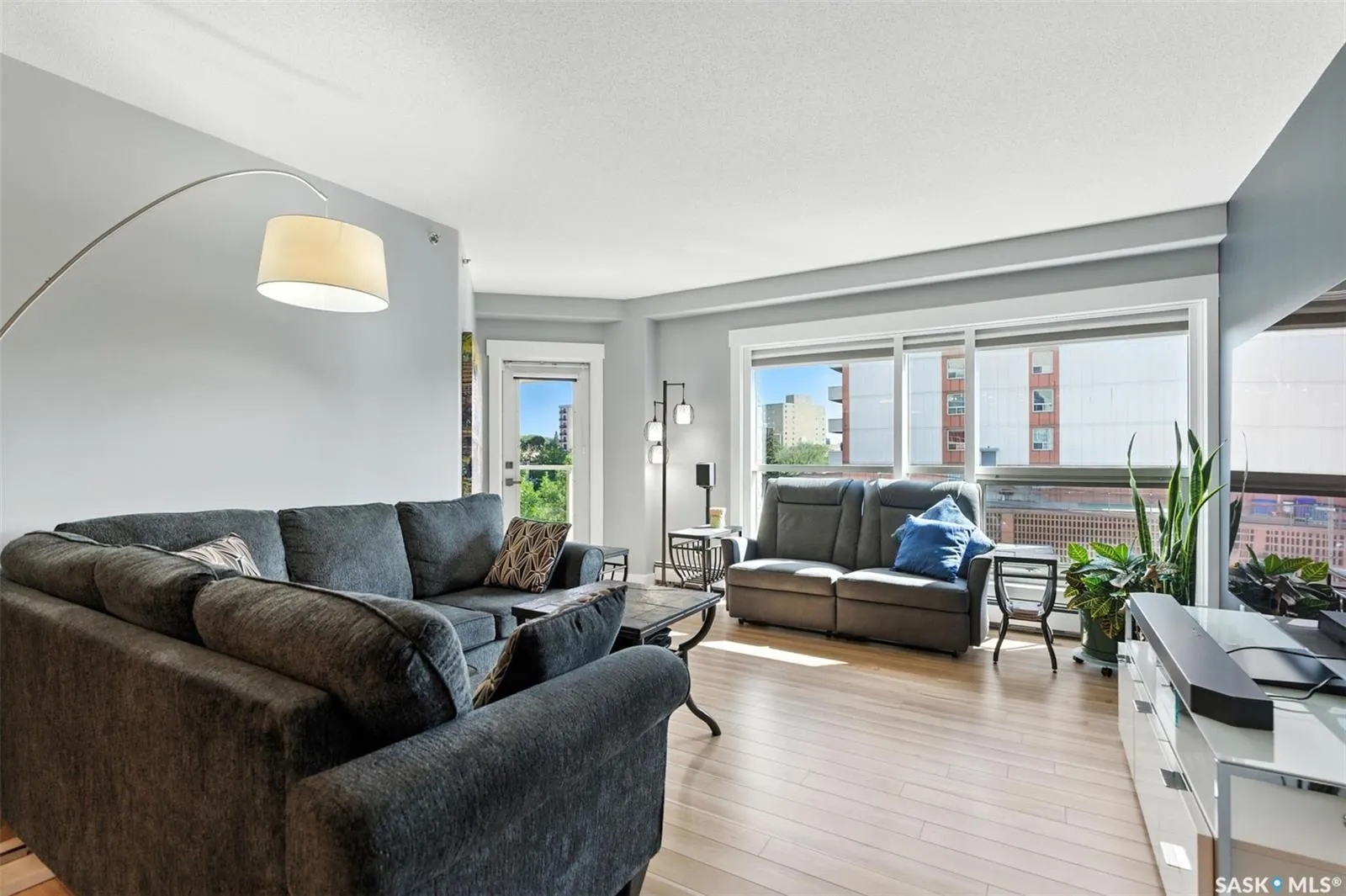 303 5th AVENUE N, #401