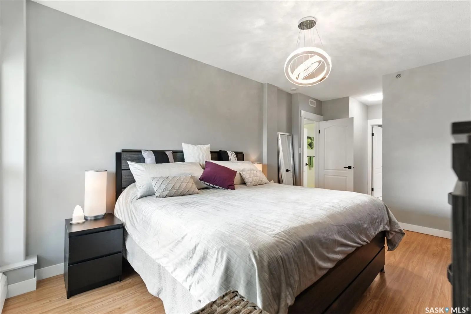 303 5th AVENUE N, #401