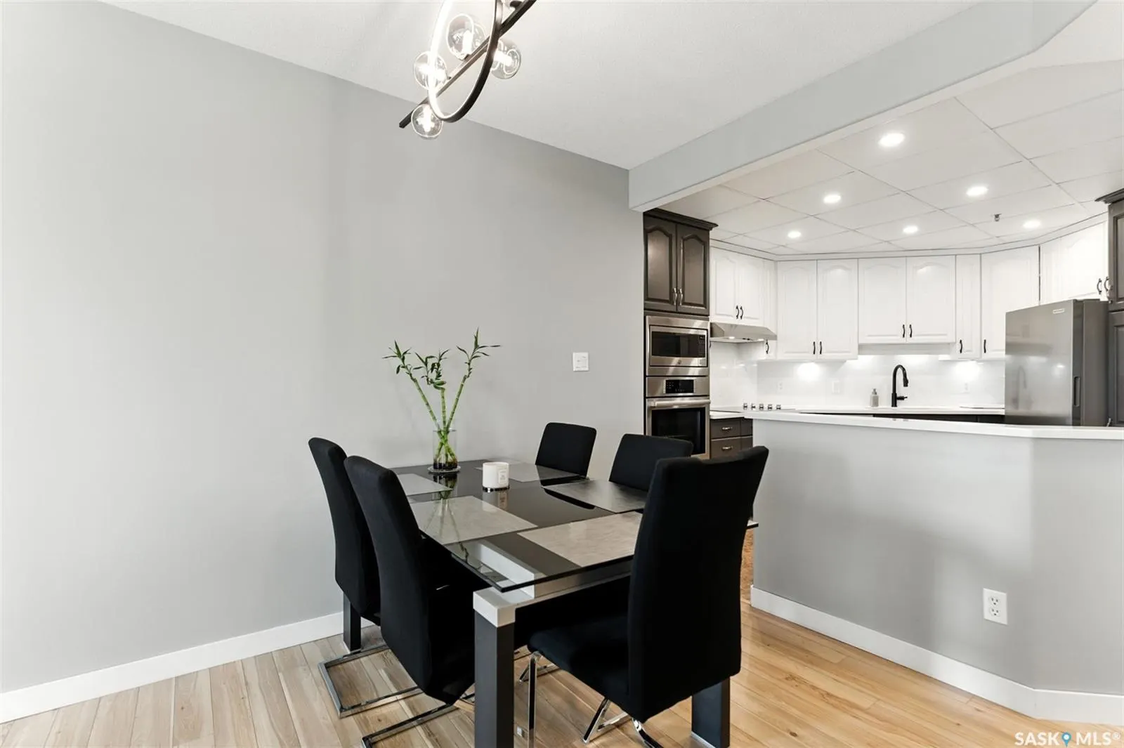 303 5th AVENUE N, #401