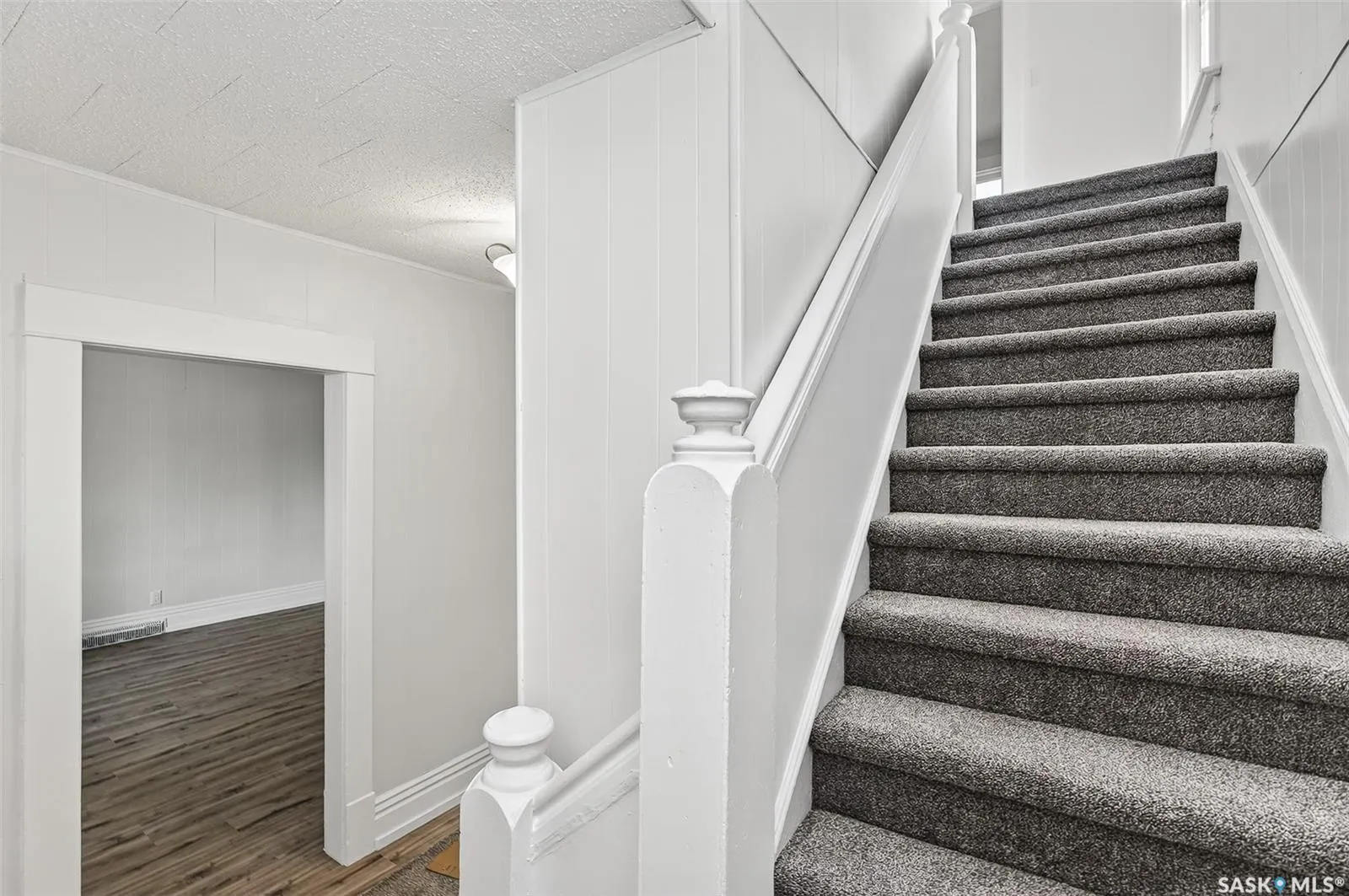 827 Elgin AVENUE