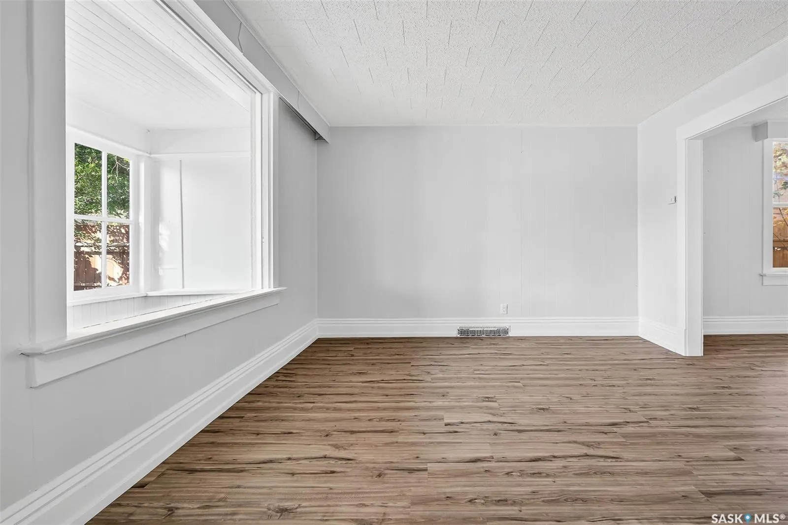 827 Elgin AVENUE