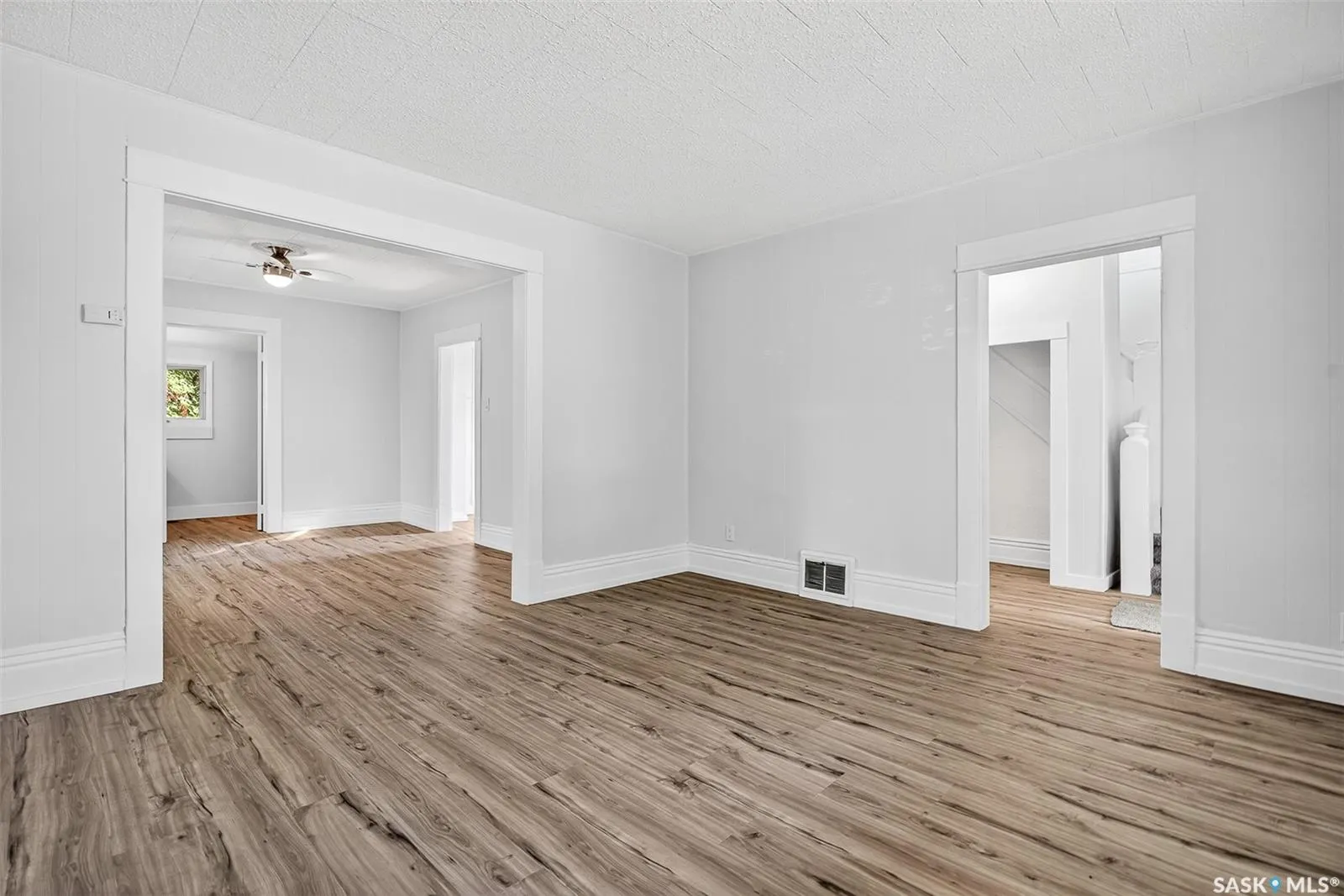 827 Elgin AVENUE