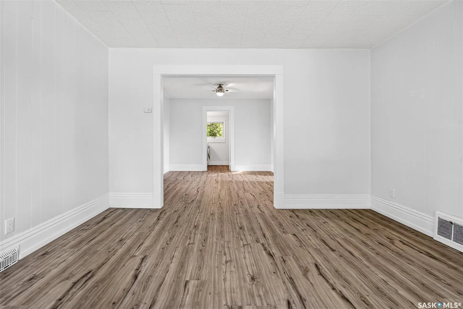 827 Elgin AVENUE