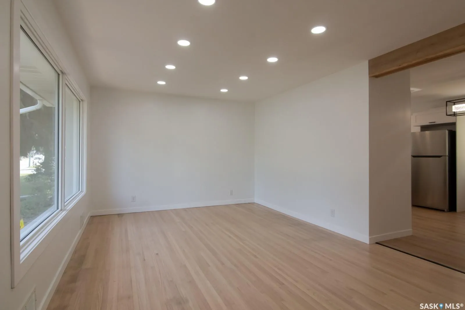 2526 Broadway AVENUE