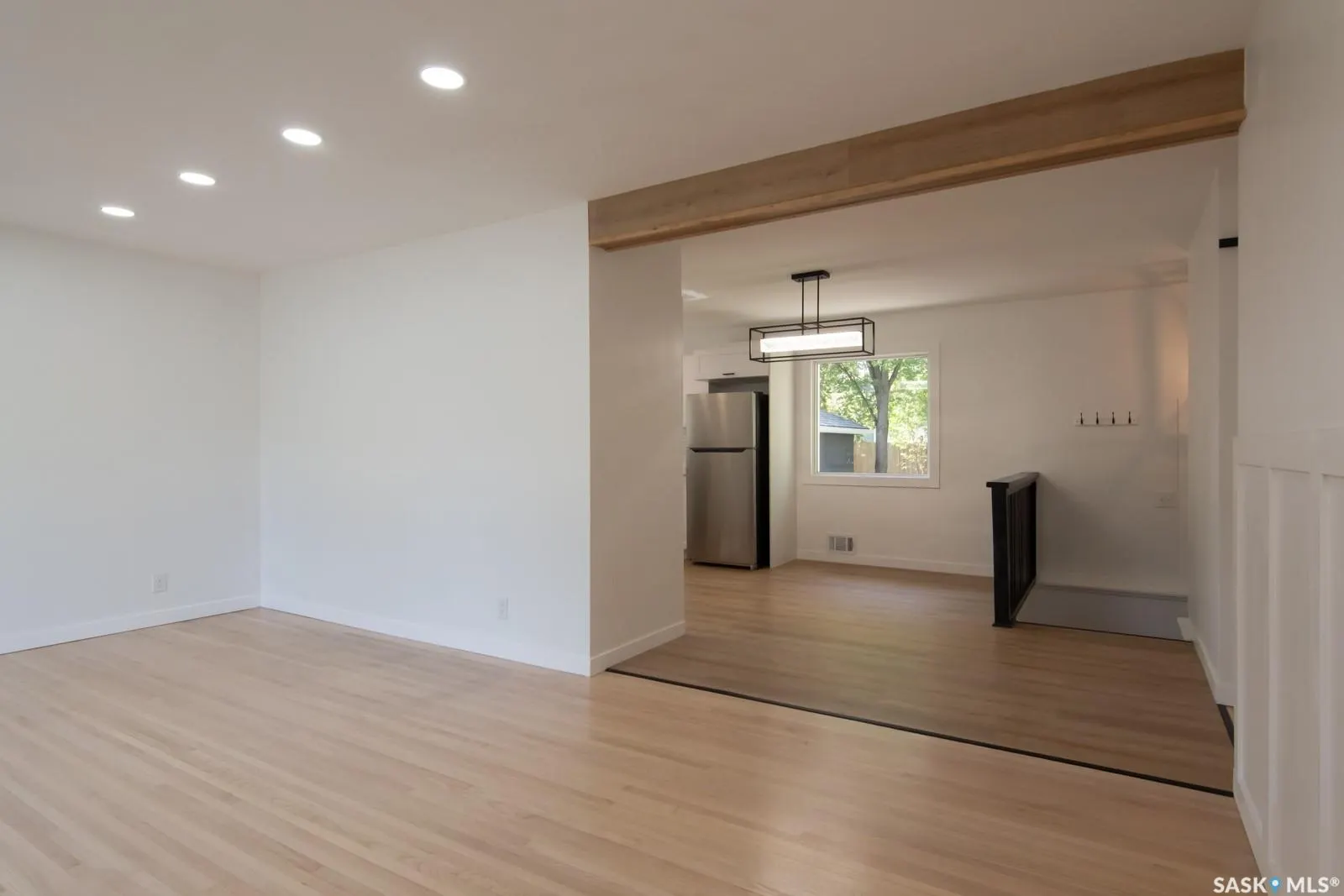 2526 Broadway AVENUE