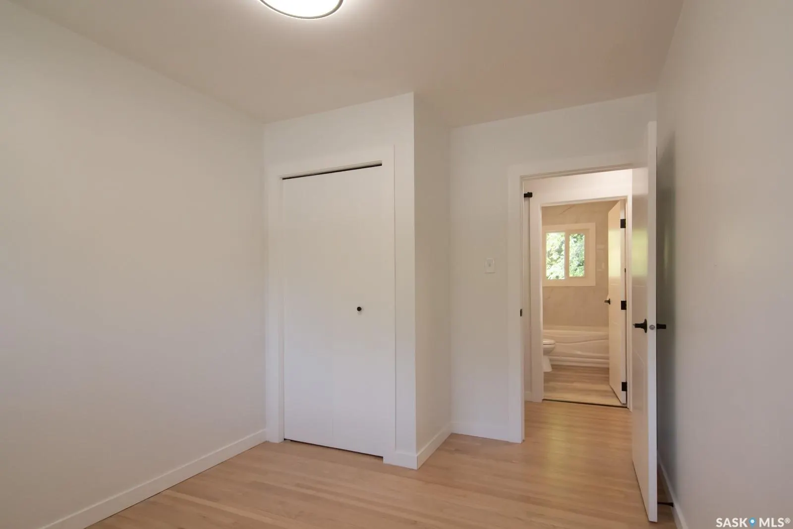 2526 Broadway AVENUE