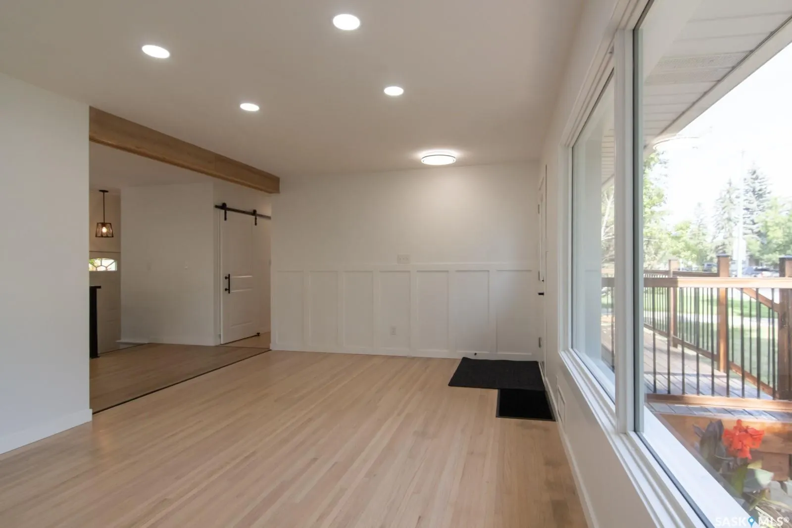 2526 Broadway AVENUE