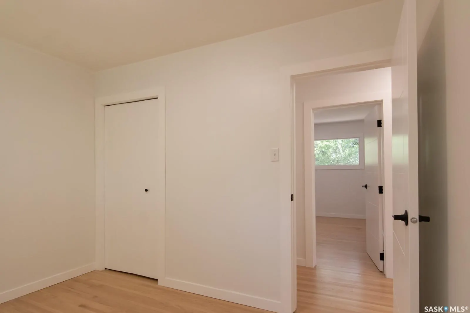 2526 Broadway AVENUE