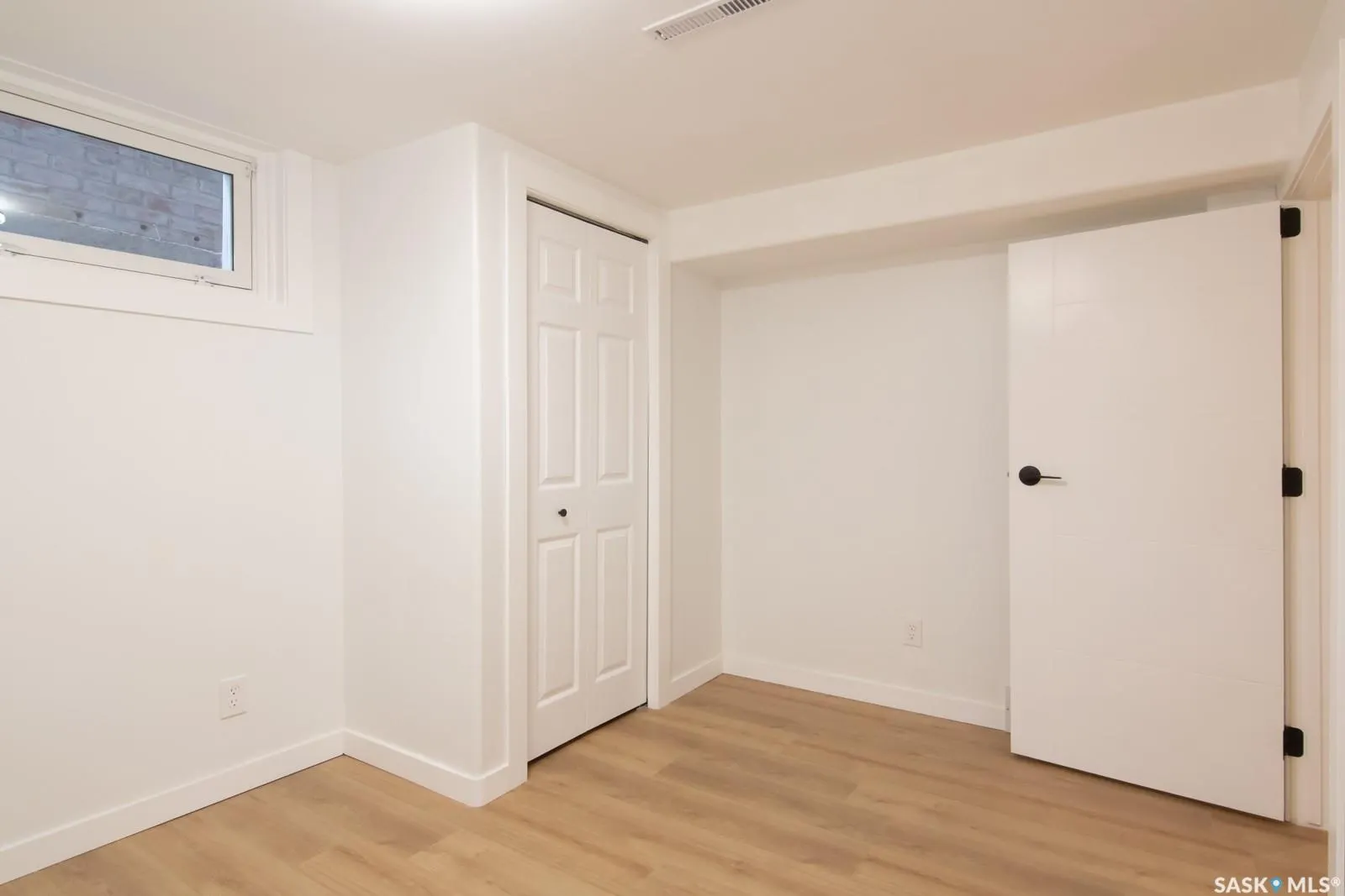 2526 Broadway AVENUE