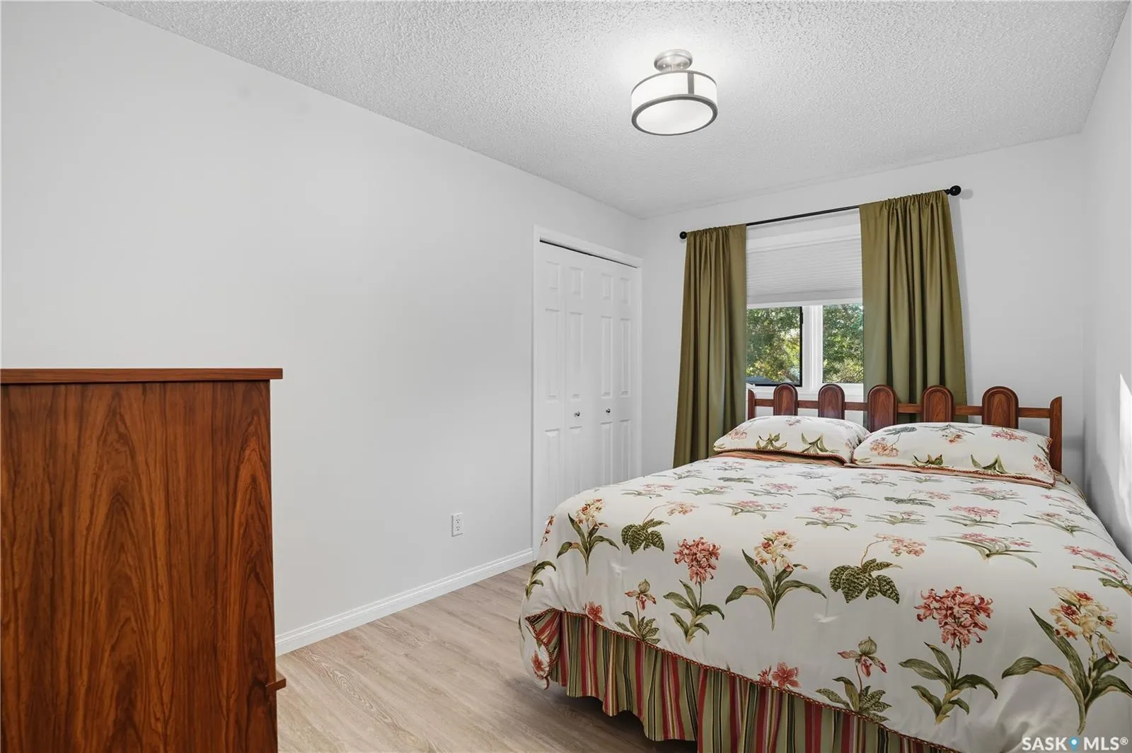 3270 MOUNTBATTEN CRESCENT