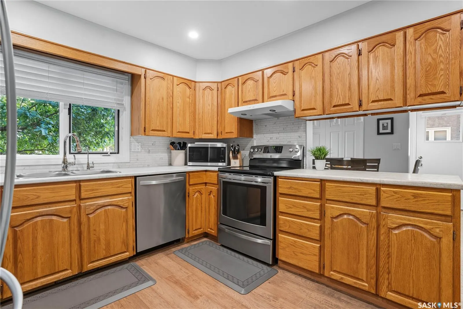 3270 MOUNTBATTEN CRESCENT