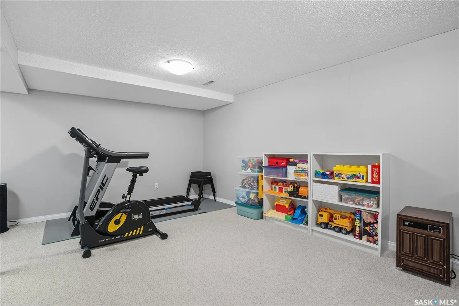 3270 MOUNTBATTEN CRESCENT