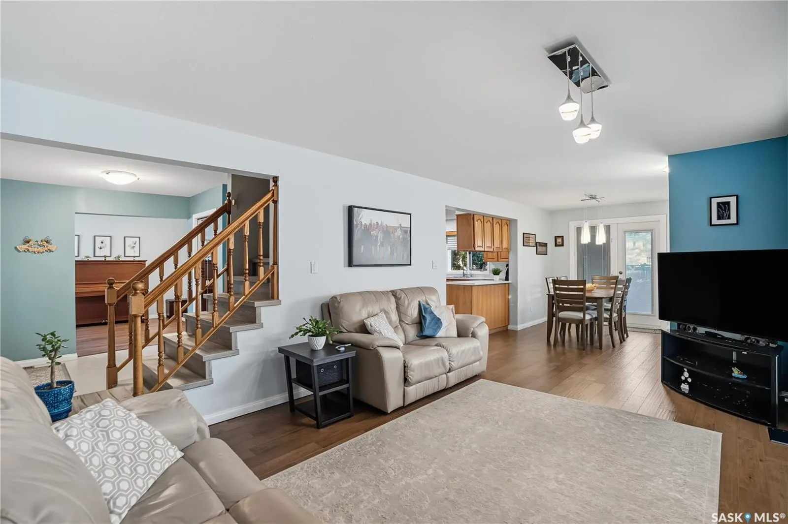 3270 MOUNTBATTEN CRESCENT