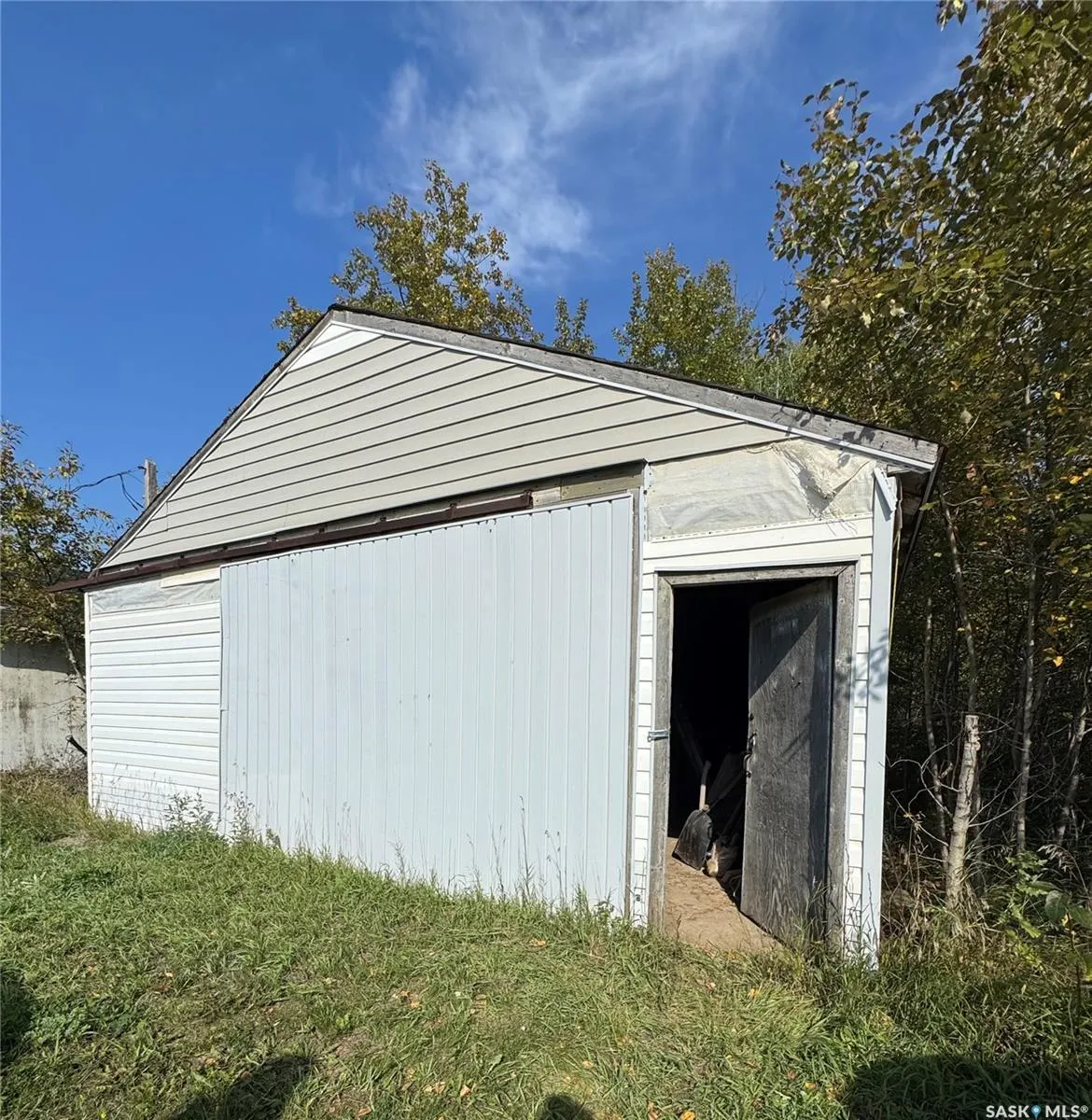 10 North Railway AVENUE E