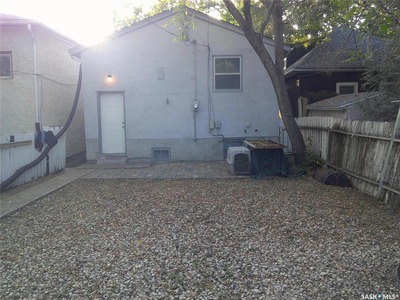 1253 Athol STREET