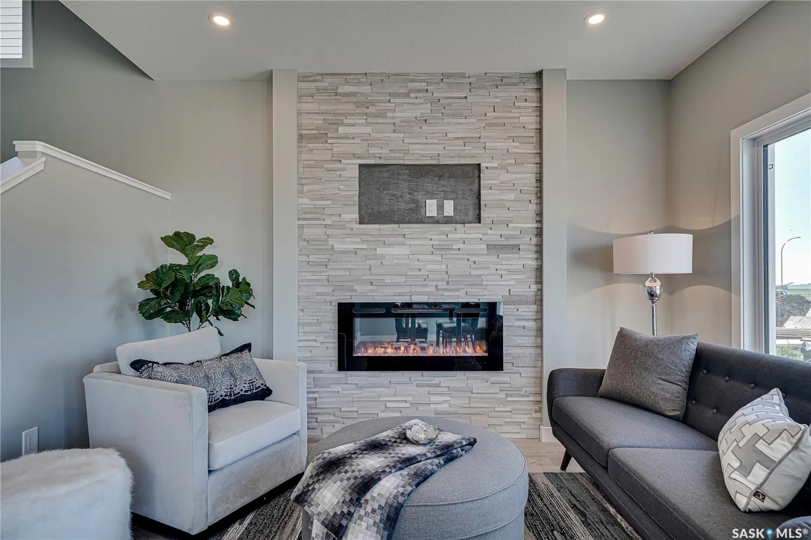443 Doran CRESCENT