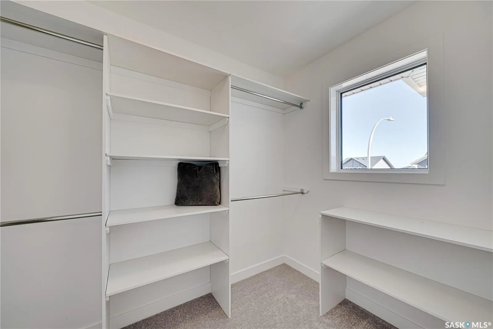 443 Doran CRESCENT