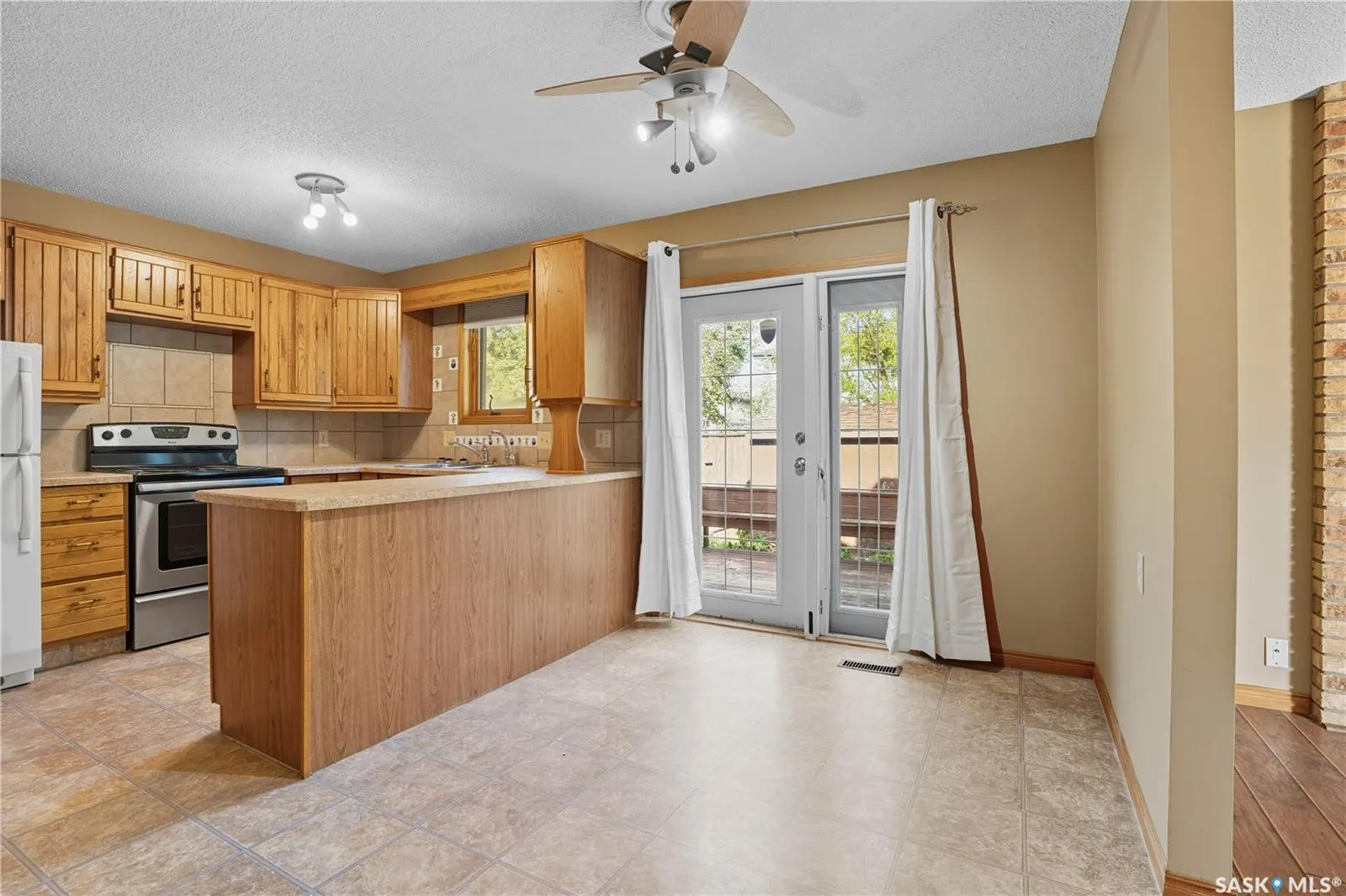 6818 Cunningham DRIVE