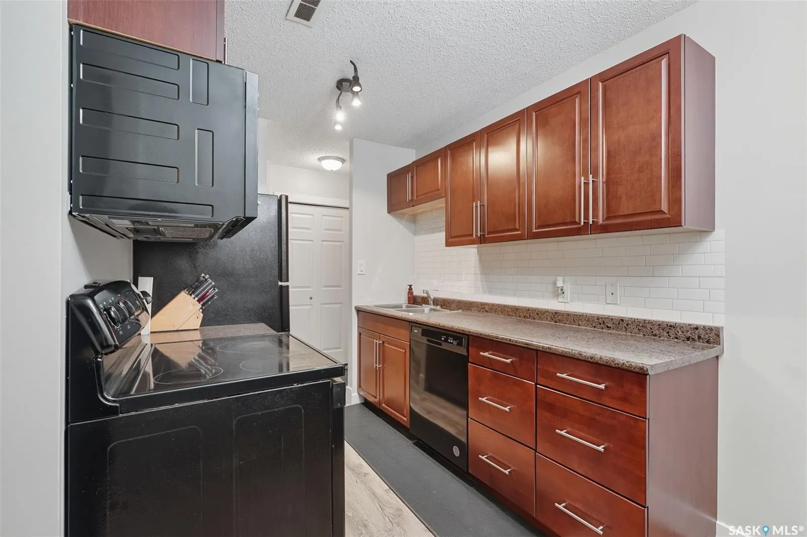274 Pinehouse DRIVE, #3