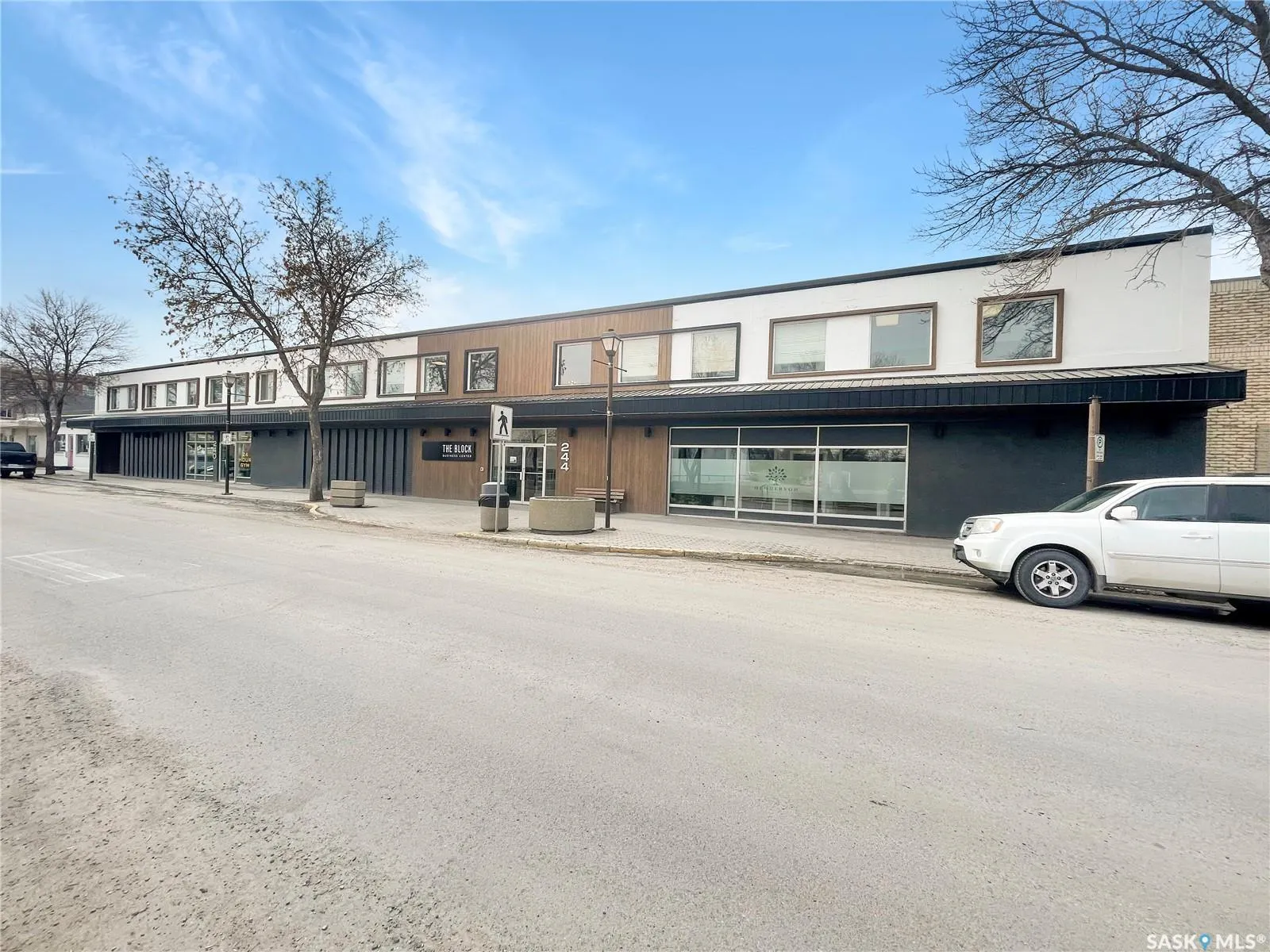 234 1st AVENUE NE, #002