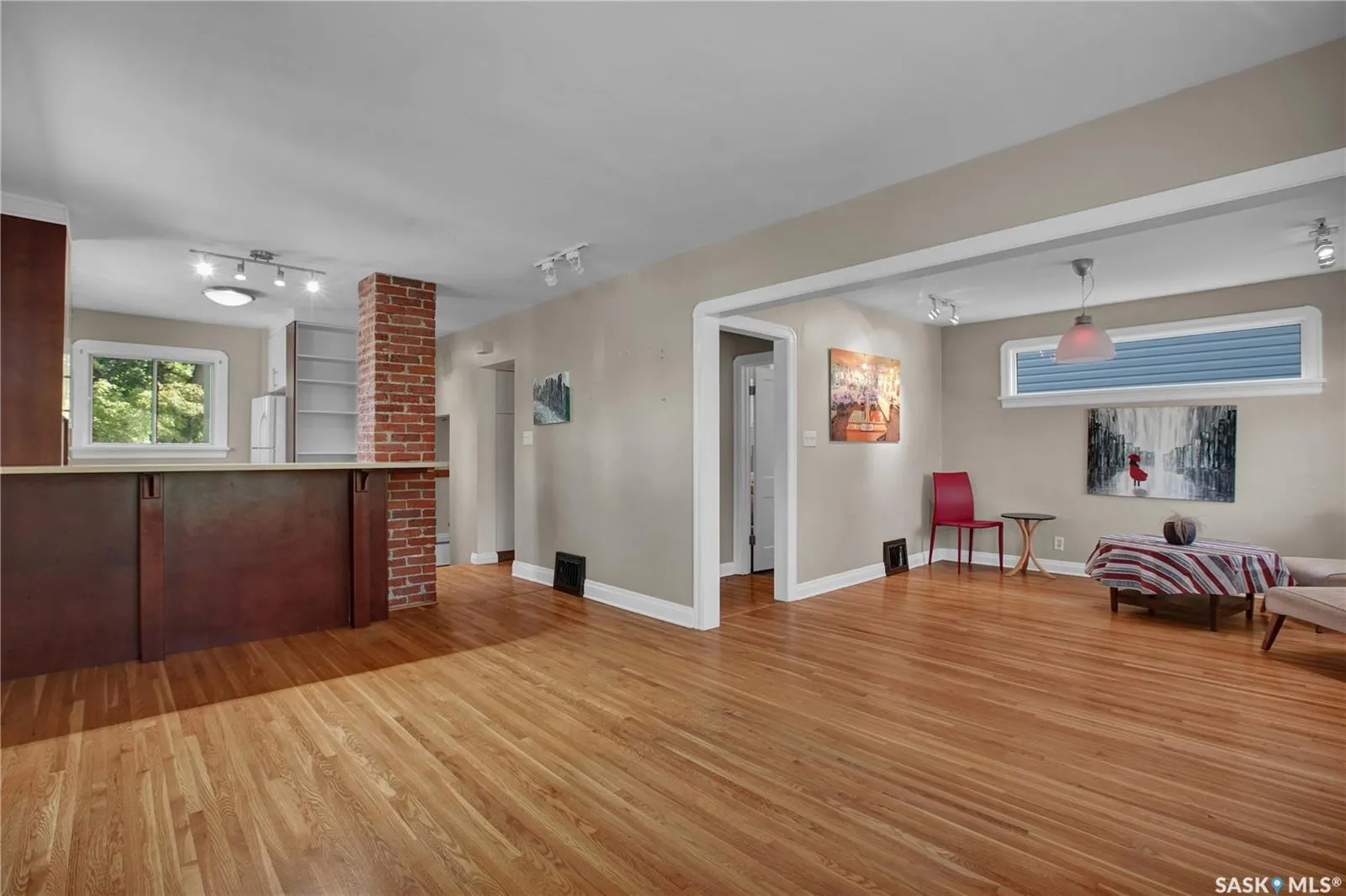 1301 Broadway AVENUE
