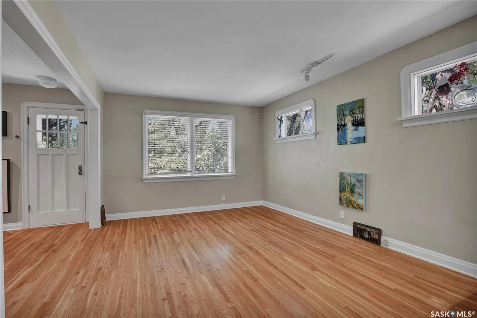 1301 Broadway AVENUE