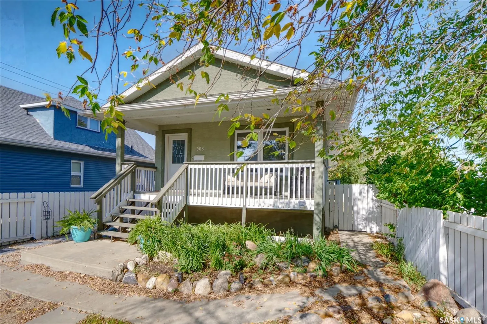 908 Stadacona STREET E
