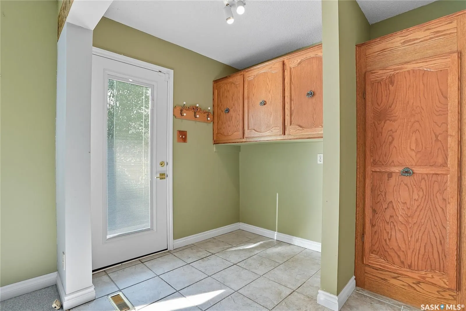30 CHAMPLIN CRESCENT