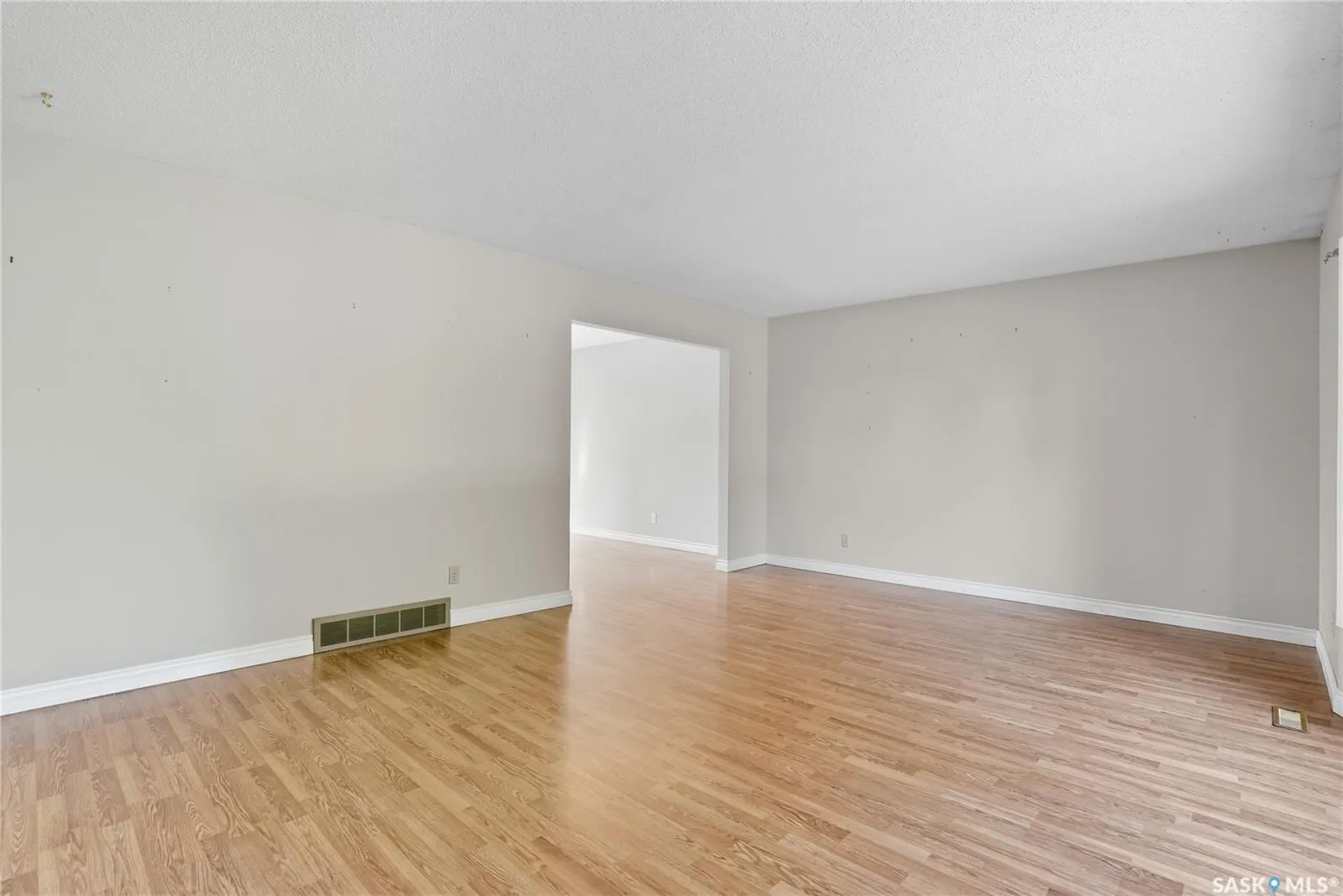 30 CHAMPLIN CRESCENT