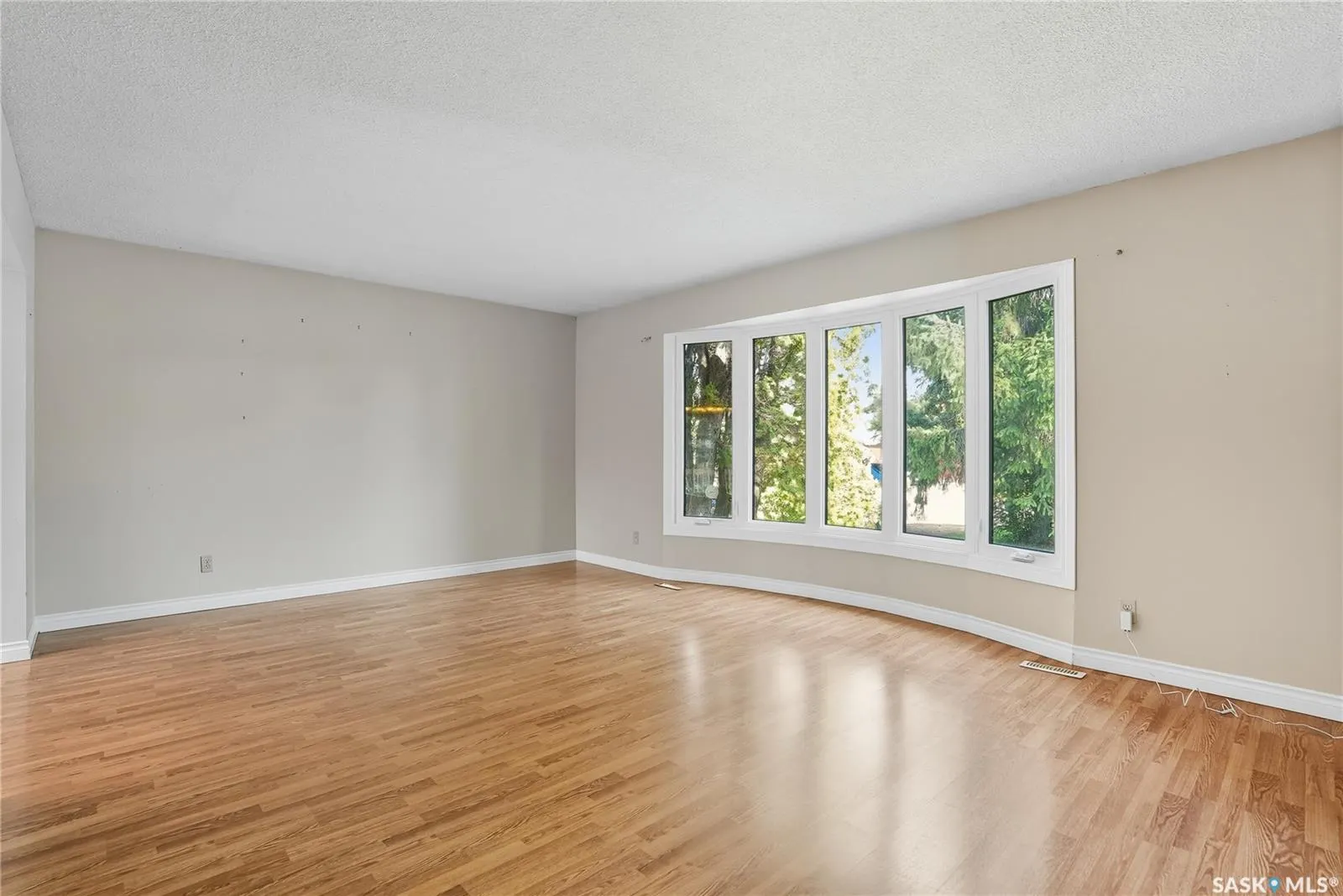 30 CHAMPLIN CRESCENT