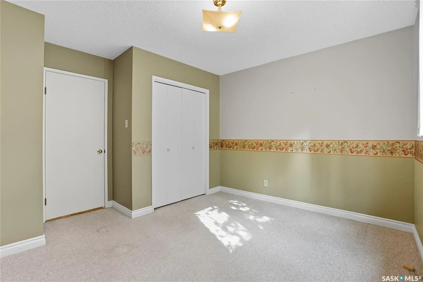 30 CHAMPLIN CRESCENT