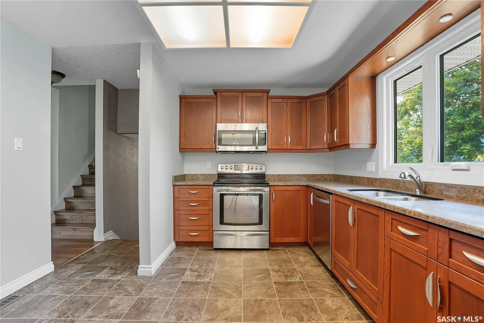 30 CHAMPLIN CRESCENT