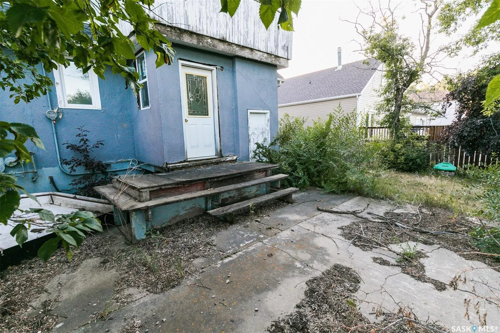 306 Saskatchewan AVENUE