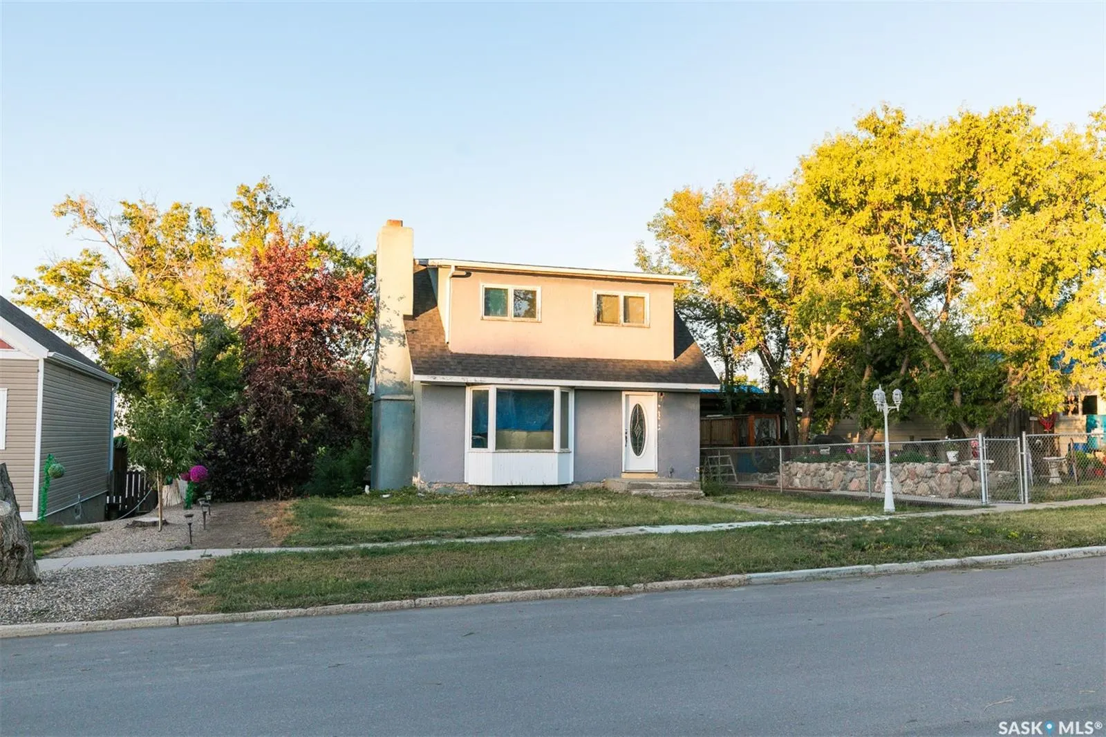 306 Saskatchewan AVENUE