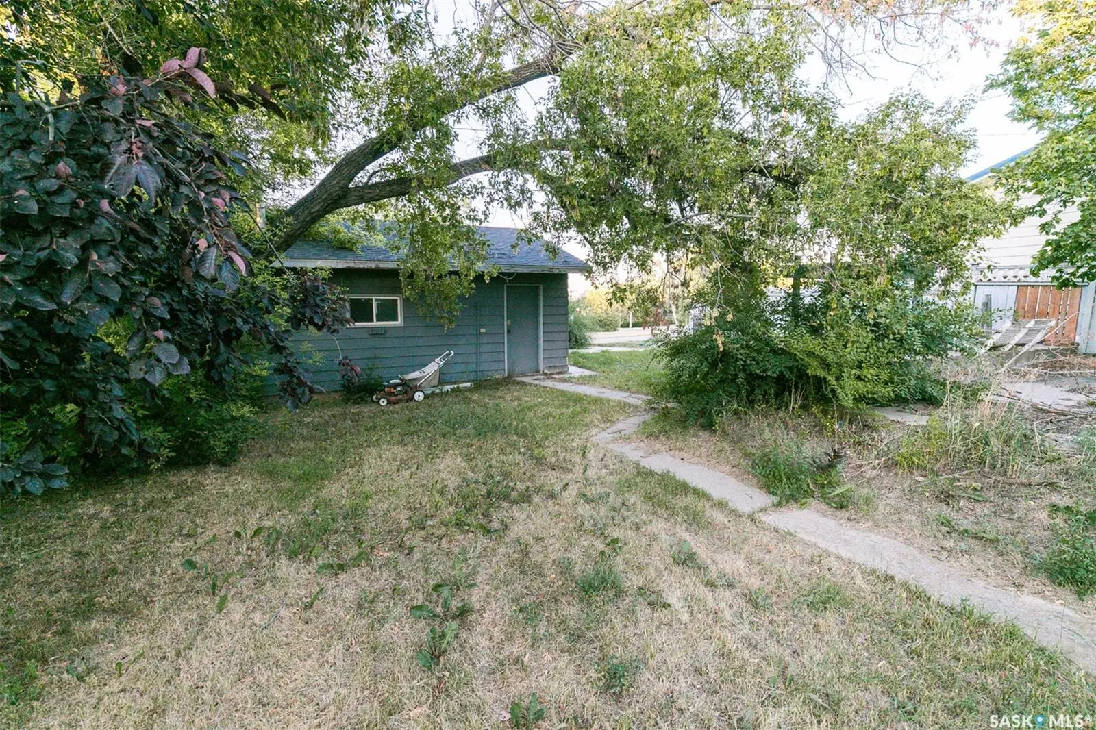 306 Saskatchewan AVENUE