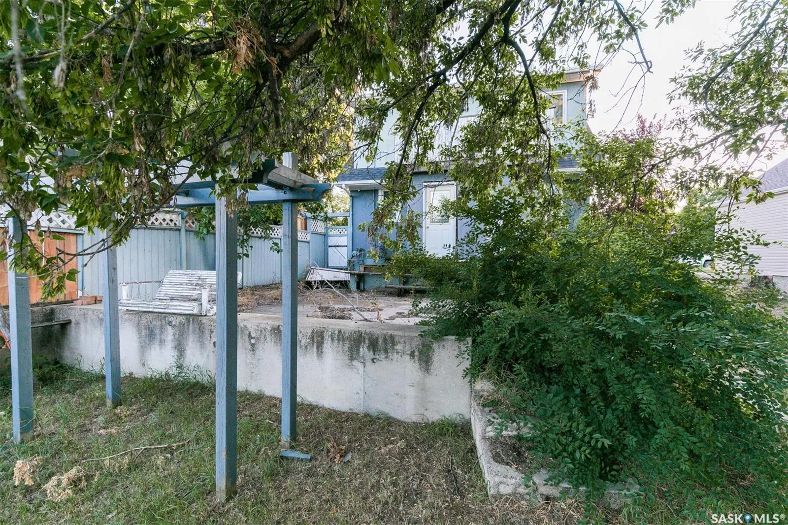 306 Saskatchewan AVENUE