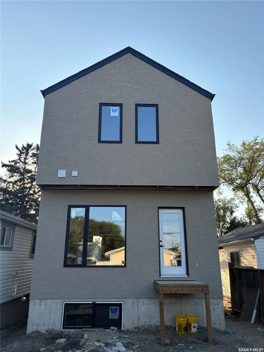 405 St John STREET