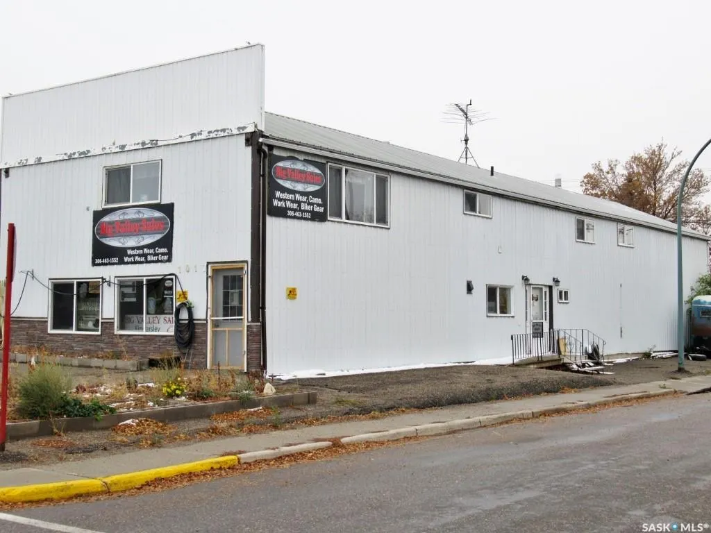 1017 Main STREET