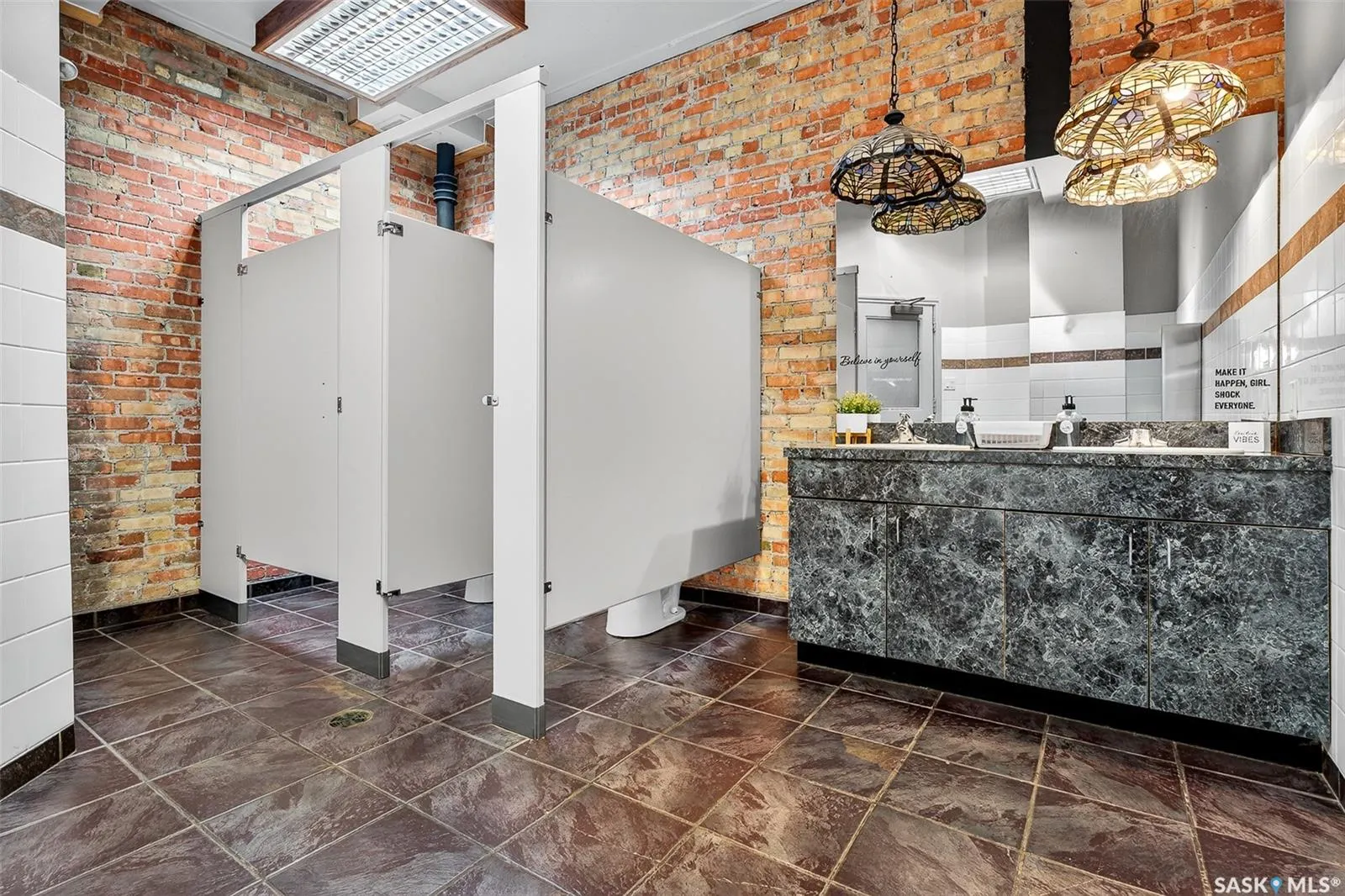 15 Fairford STREET E, #2nd Floor