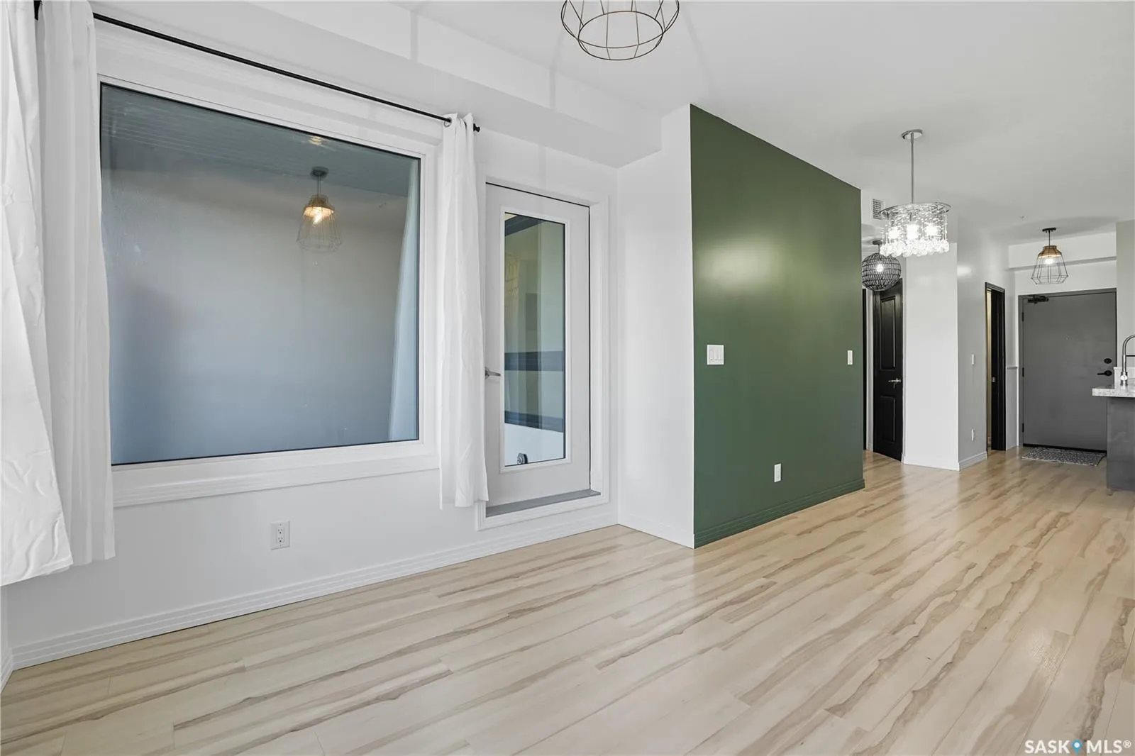 223 Evergreen SQUARE, #111