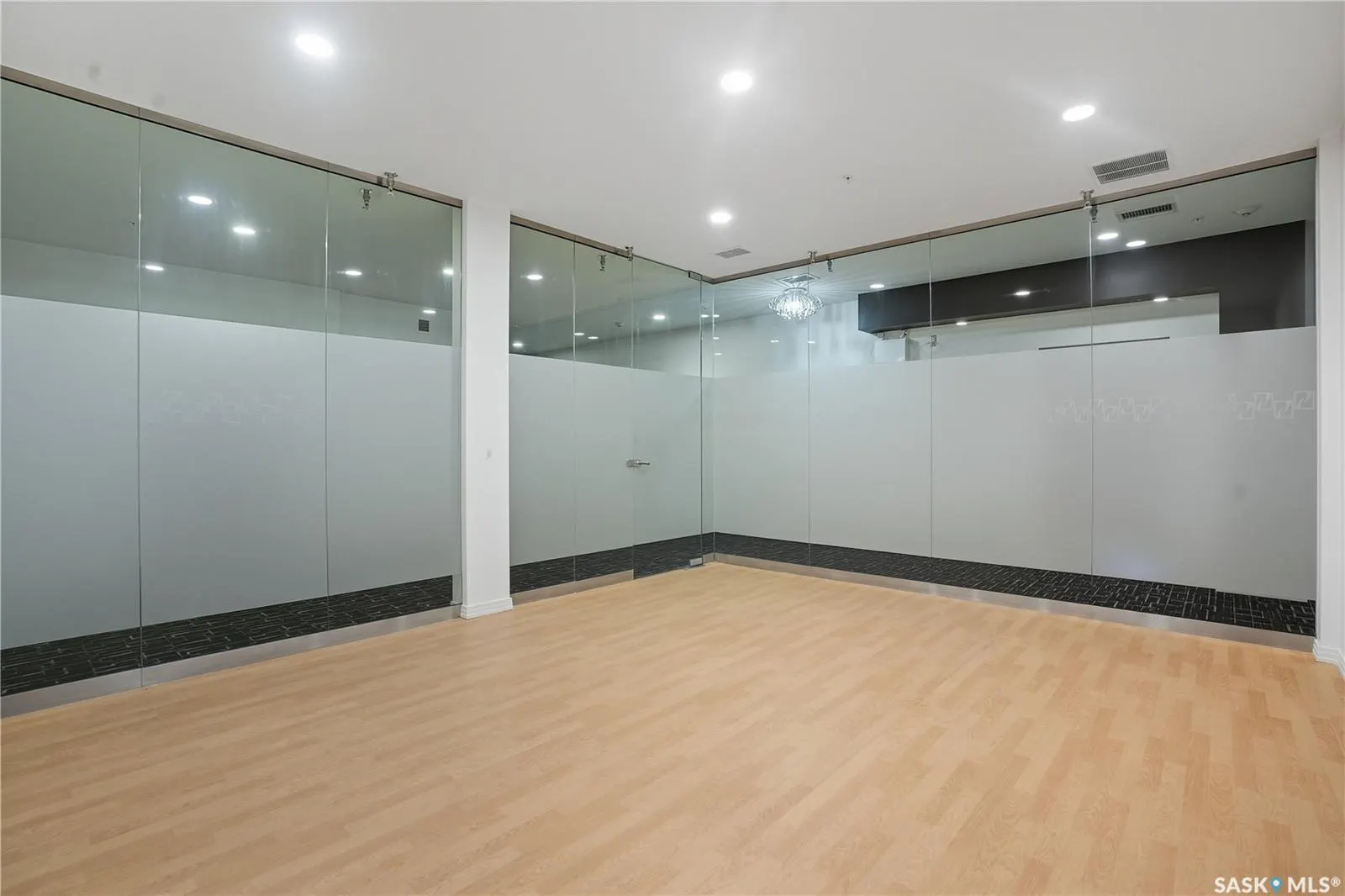 223 Evergreen SQUARE, #111