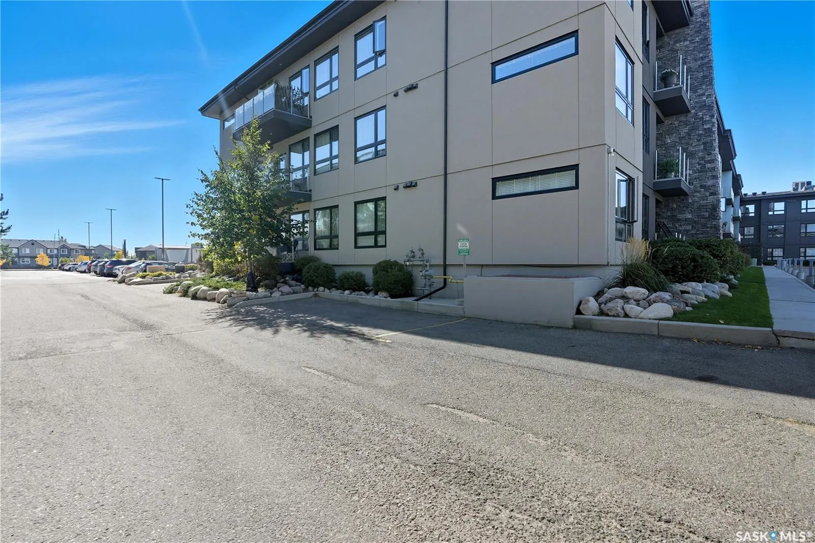 223 Evergreen SQUARE, #111