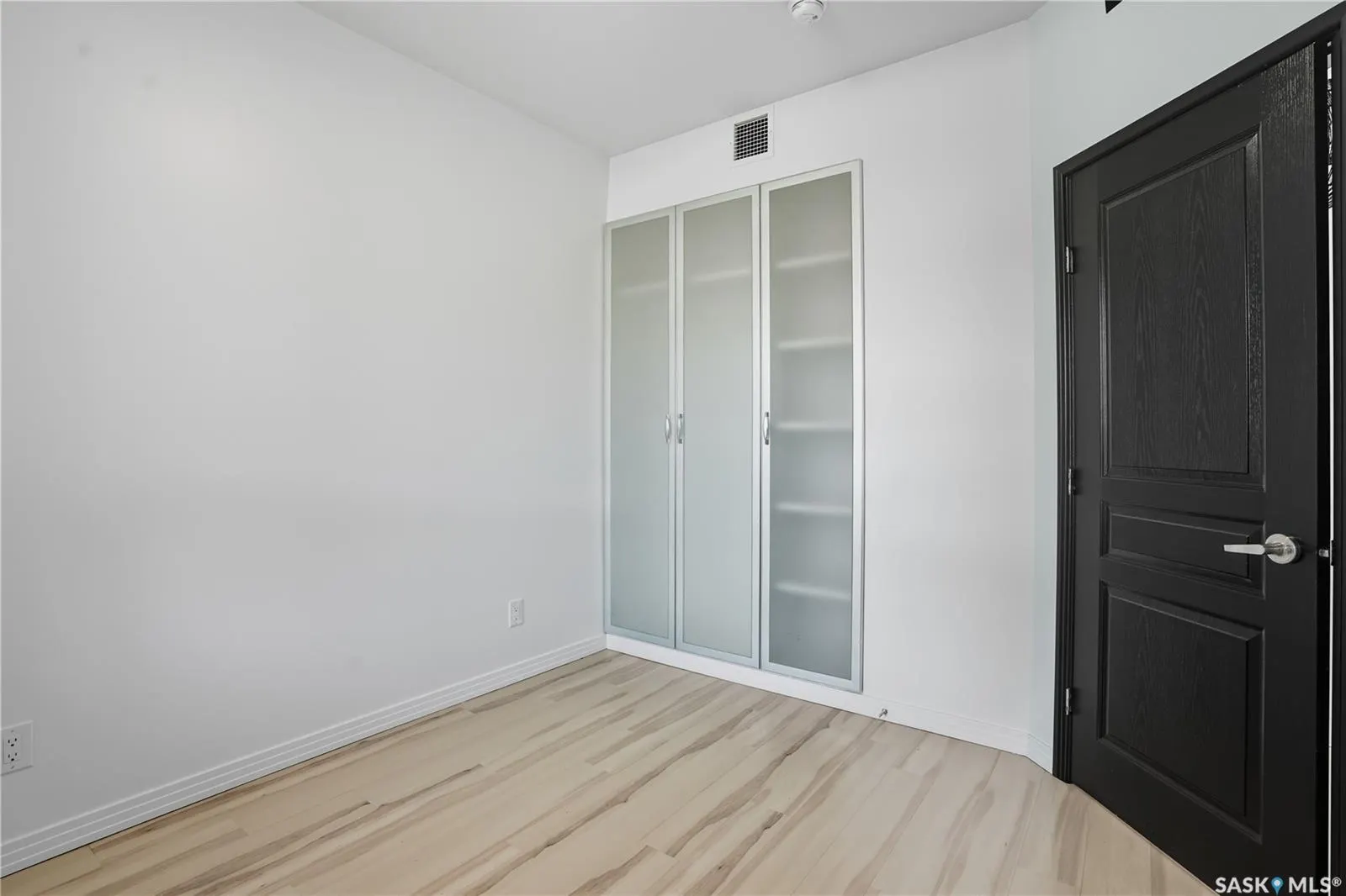 223 Evergreen SQUARE, #111