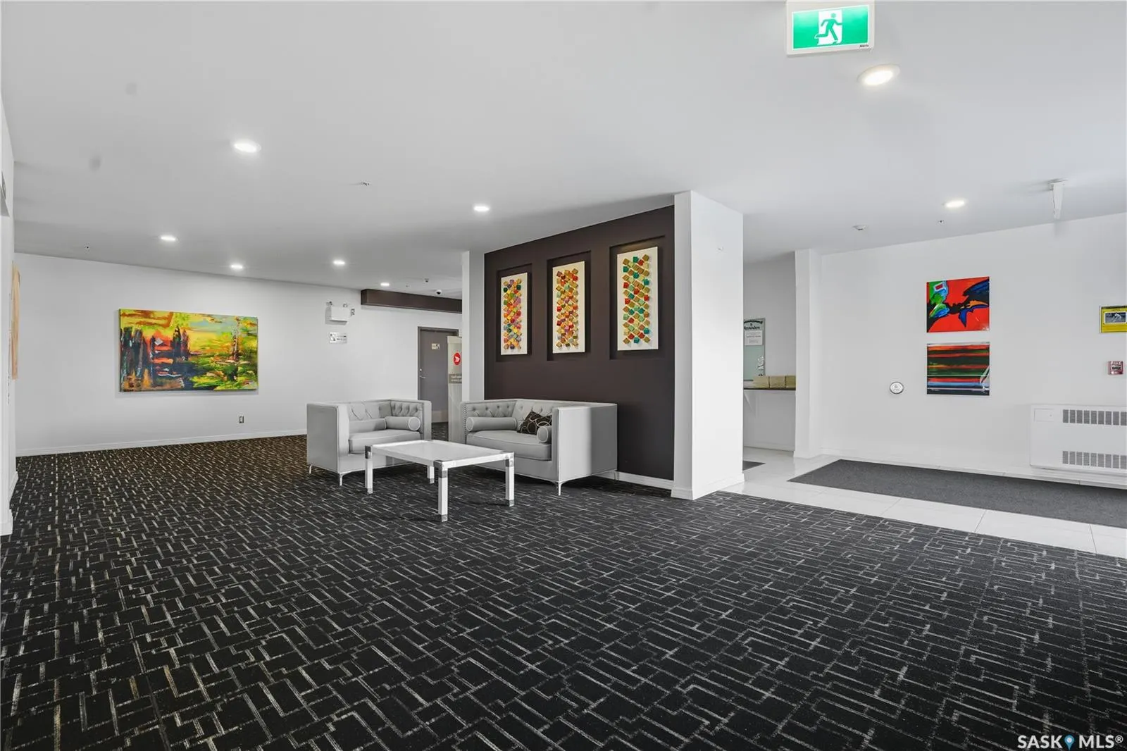 223 Evergreen SQUARE, #111
