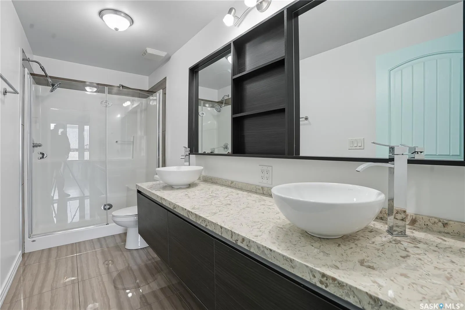 223 Evergreen SQUARE, #111