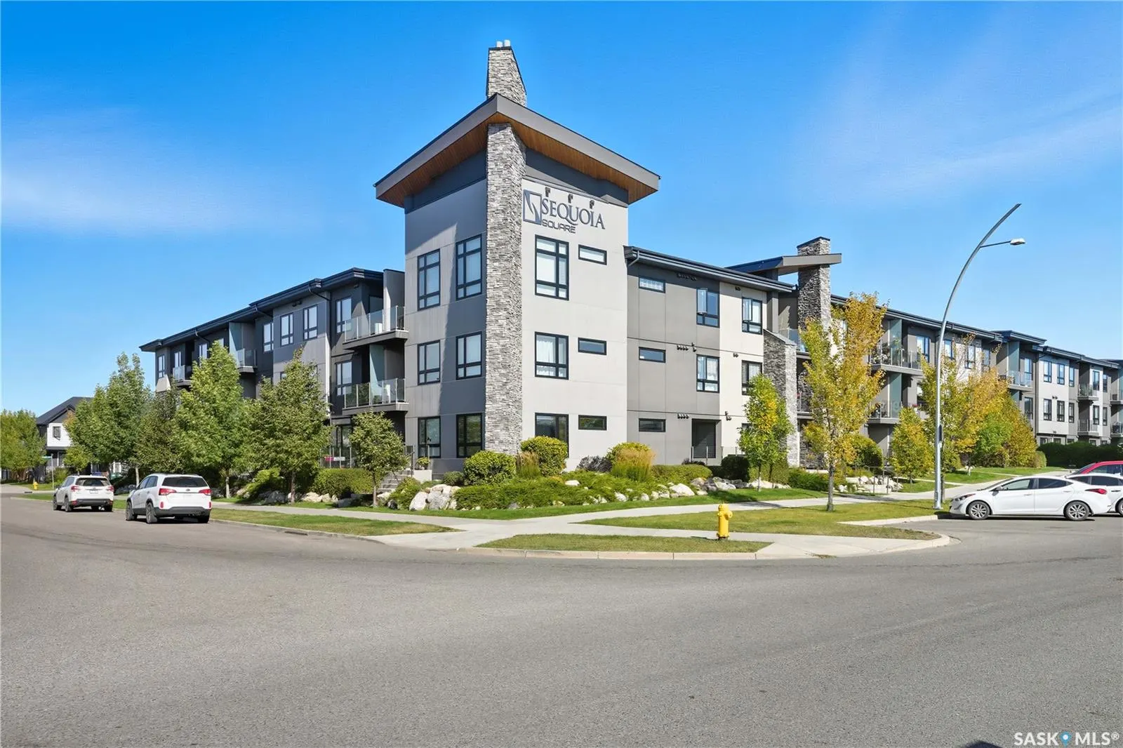 223 Evergreen SQUARE, #111