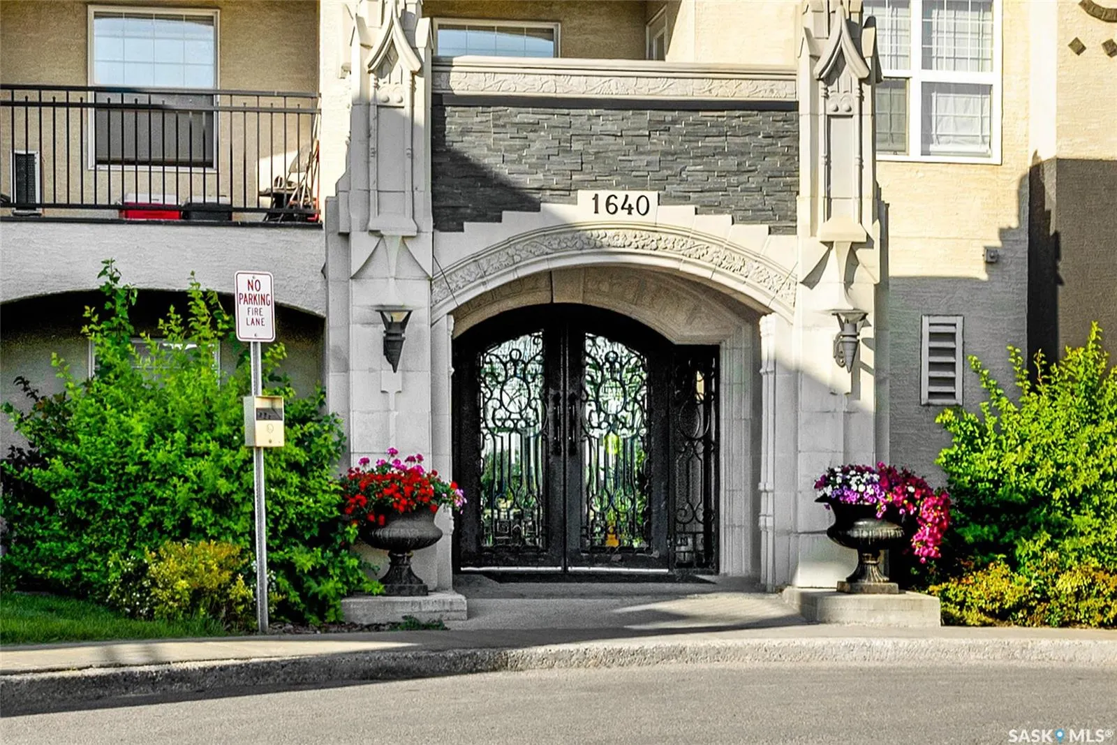 1640 Dakota DRIVE, #110